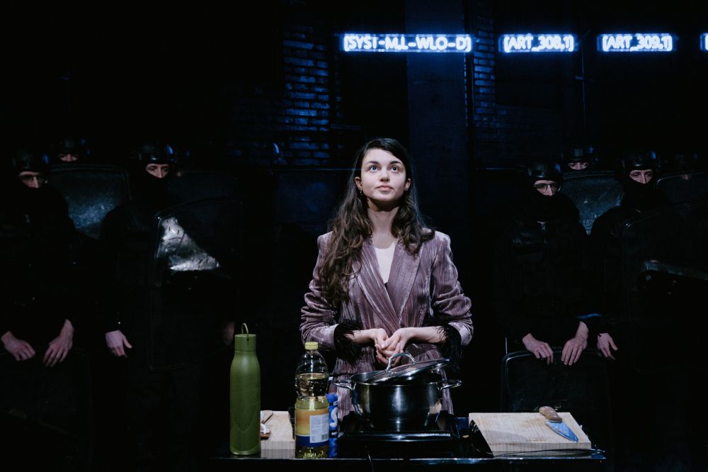 Dora ili Ko će da prošiva prsluke?