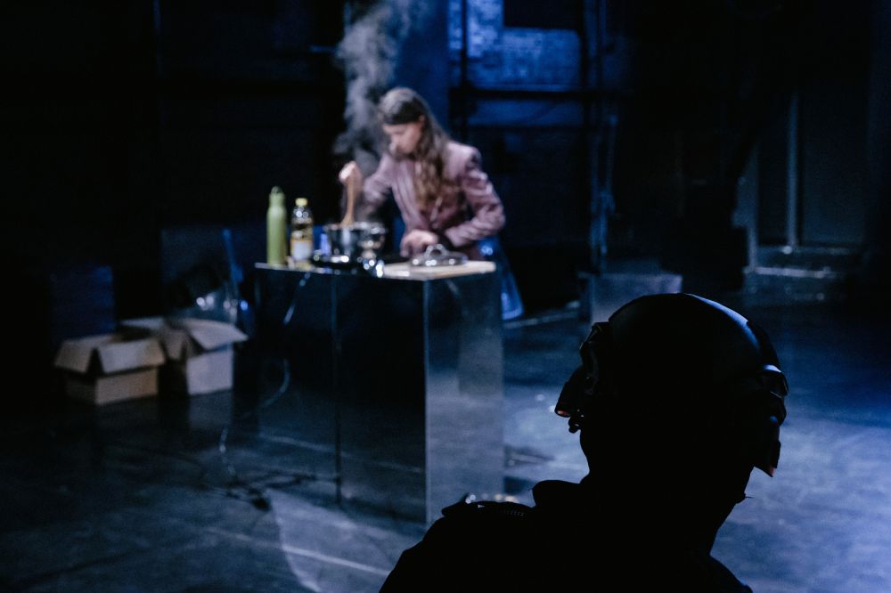 Dora ili Ko će da prošiva prsluke?